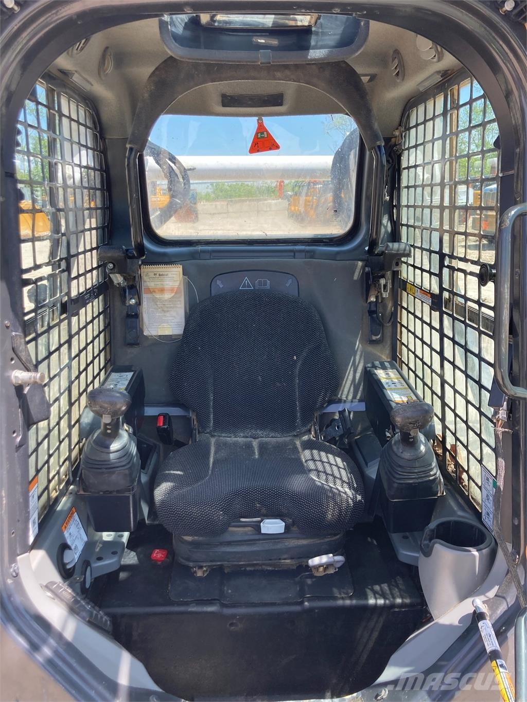 Bobcat T740 小型装载机
