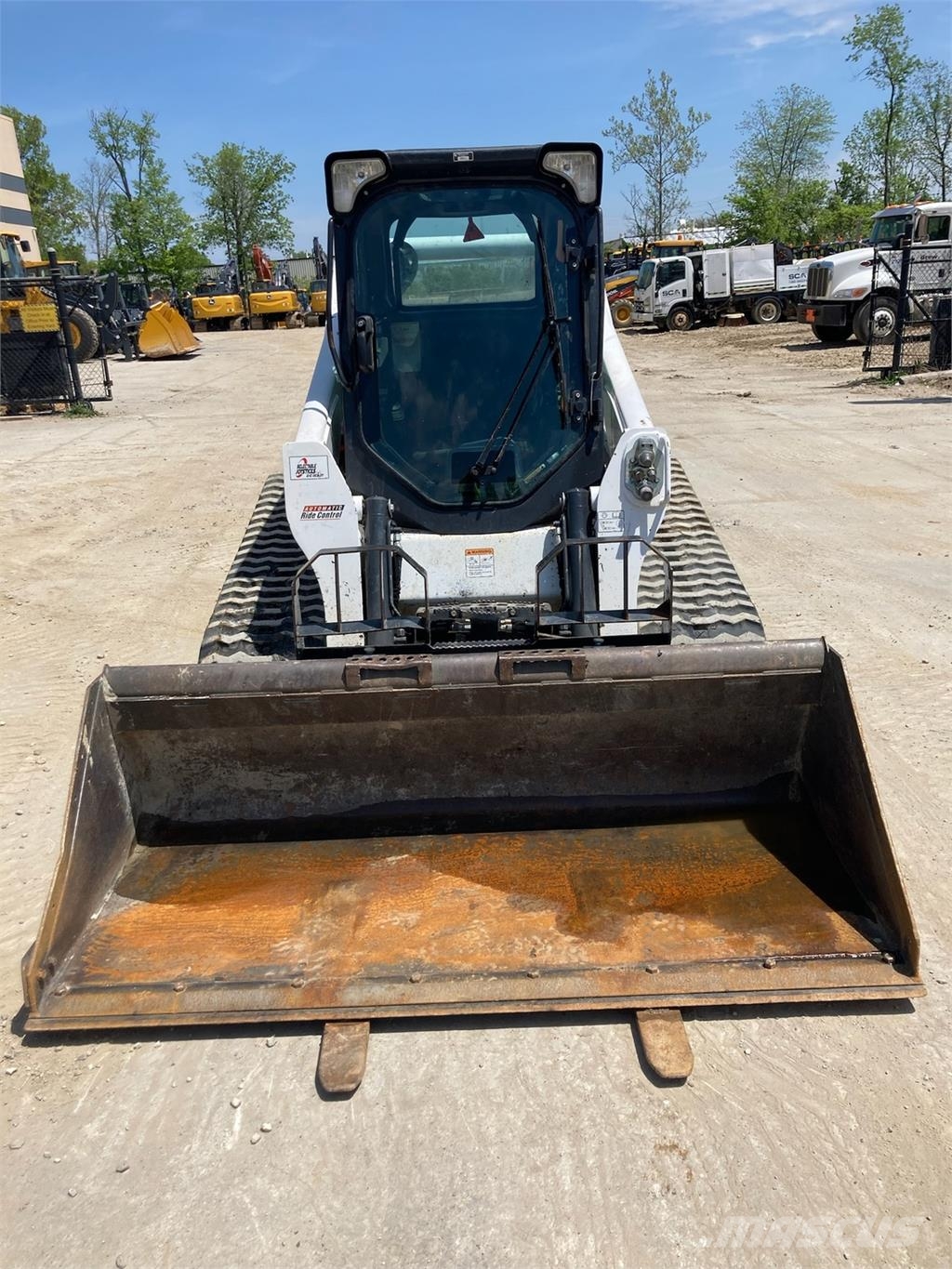Bobcat T740 小型装载机