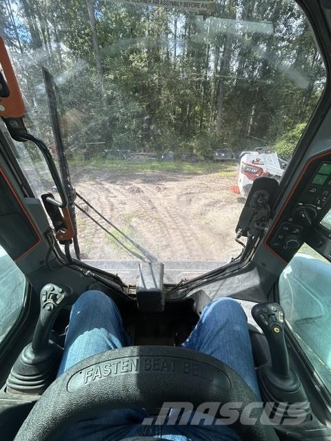 Bobcat T86 لوادر انزلاقية التوجيه