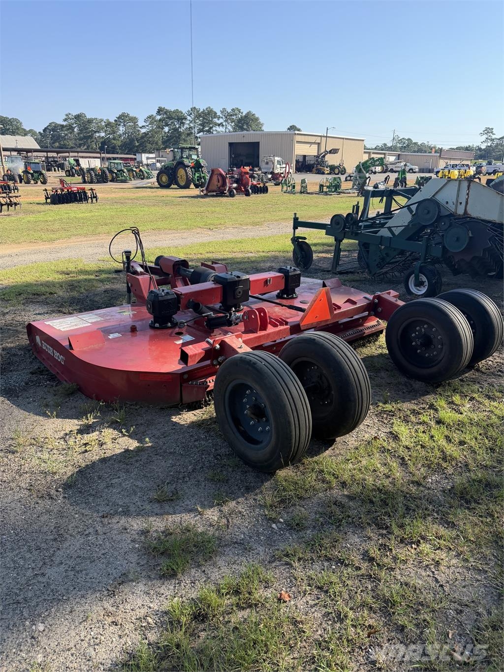 Bush Hog 3110R Dérouleuse, pailleuse
