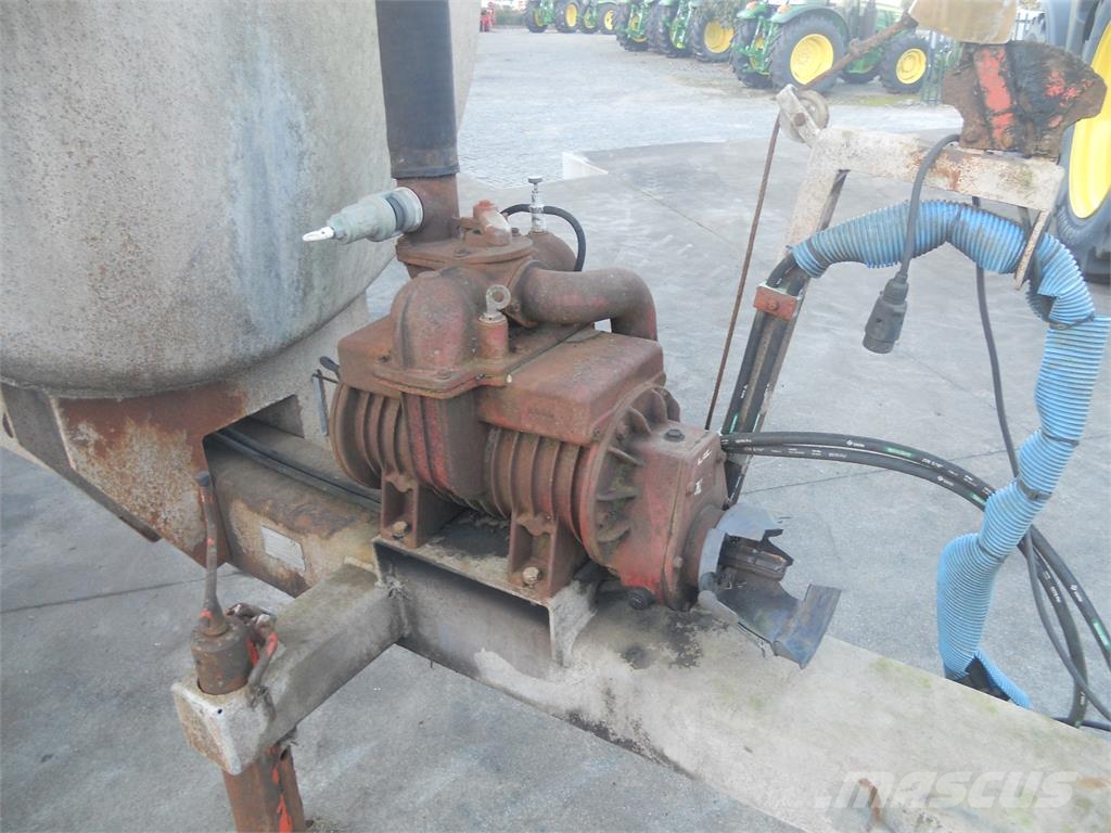 C8000D Mestverspreider