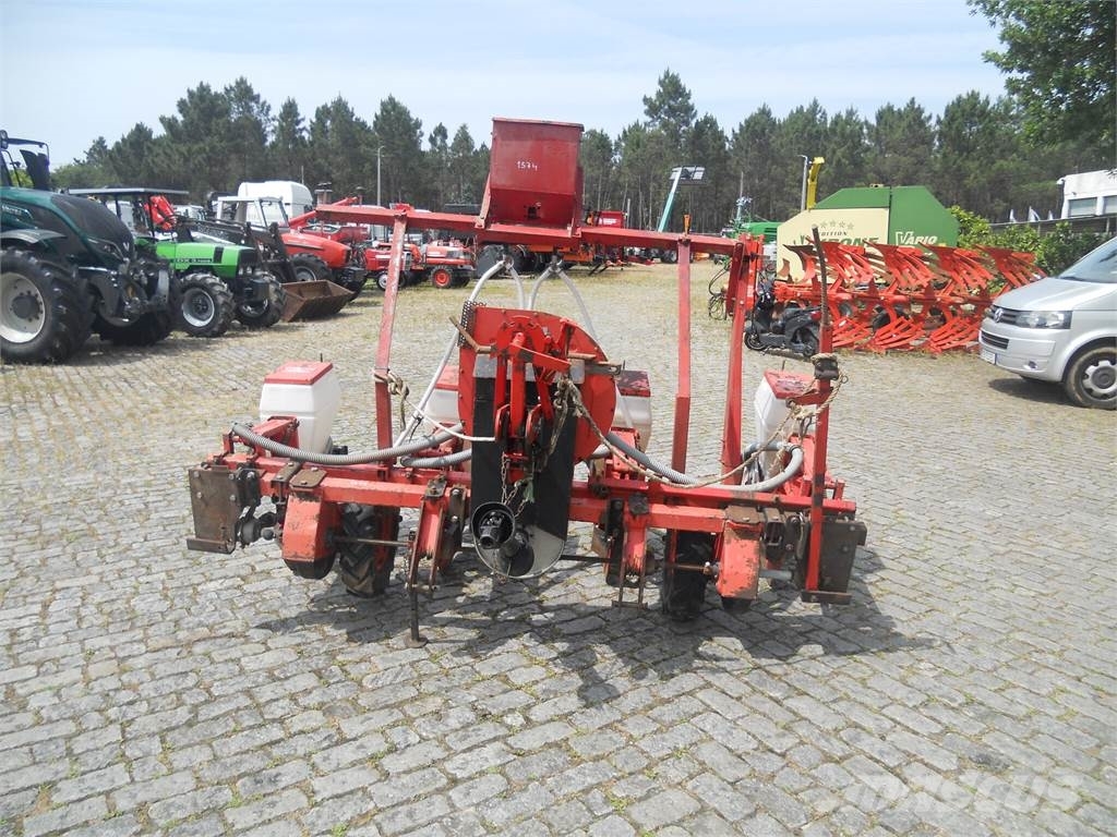 Carraro 4 linhas Сеялки