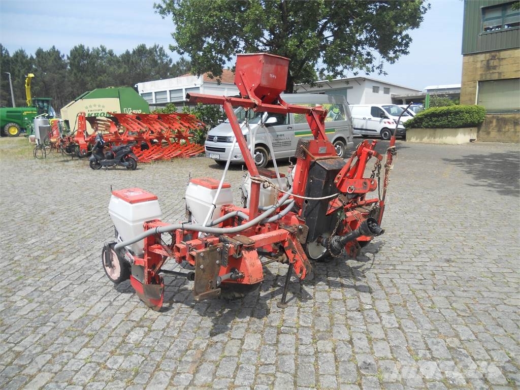 Carraro 4 linhas Сеялки