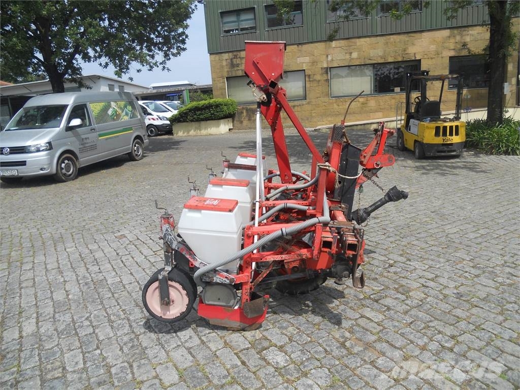 Carraro 4 linhas Сеялки