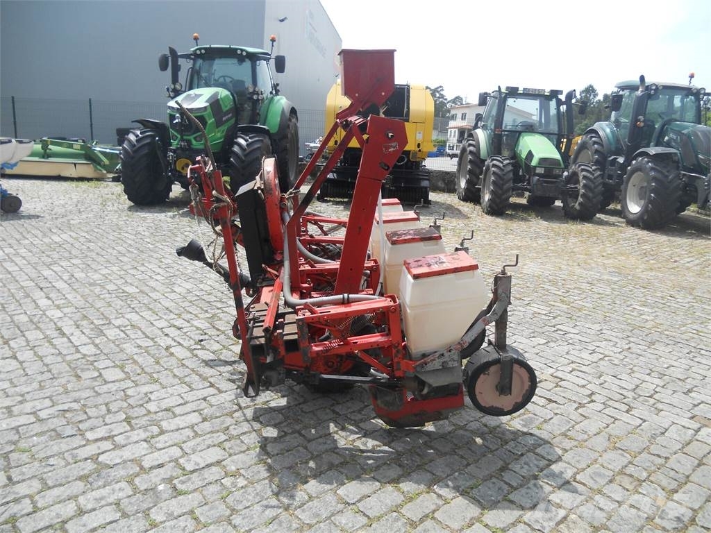 Carraro 4 linhas Сеялки
