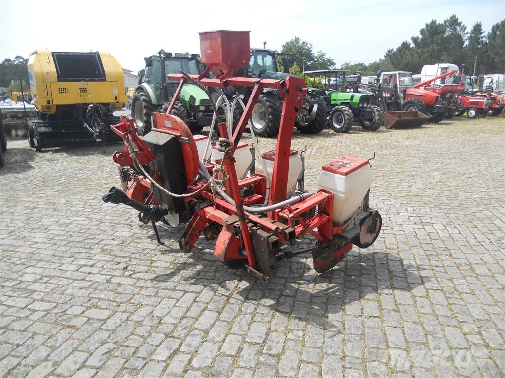Carraro 4 linhas Сеялки
