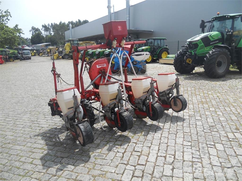 Carraro 4 linhas Сеялки