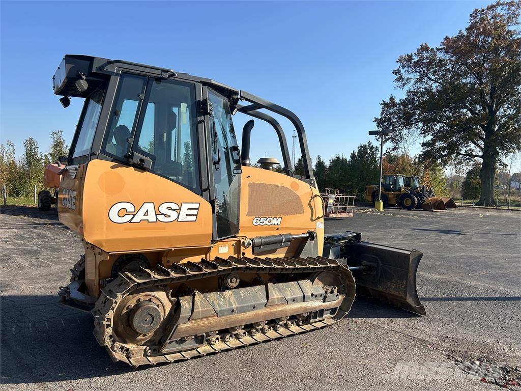 CASE 650M Kāpurķēžu buldozeri