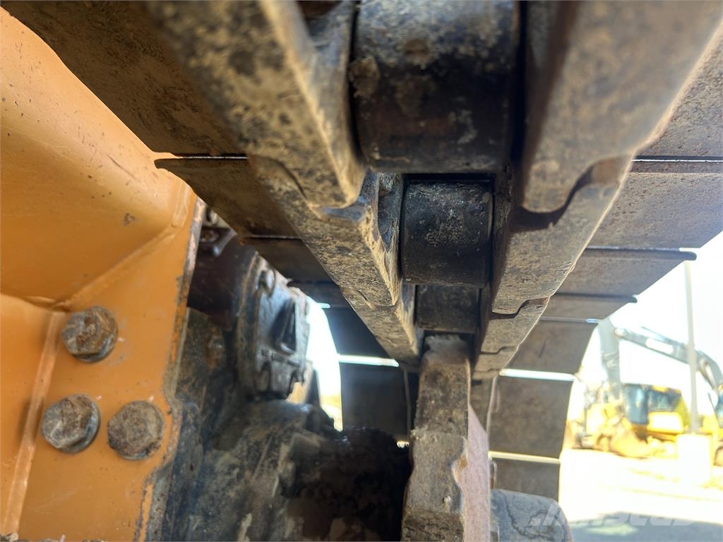 CASE 650M Kāpurķēžu buldozeri