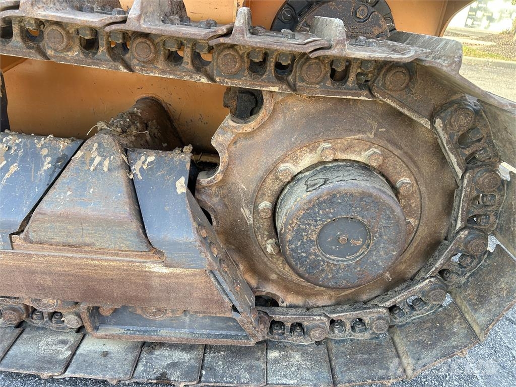 CASE 650M Kāpurķēžu buldozeri