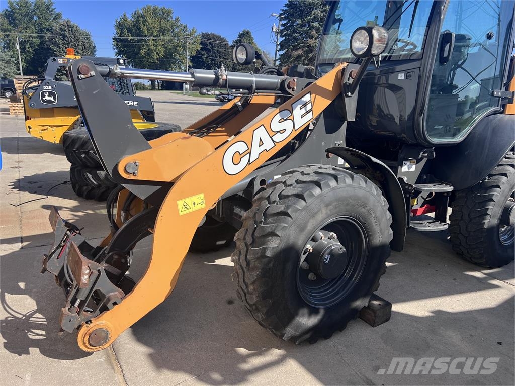 Case IH 221F Φορτωτές με λάστιχα (Τροχοφόροι)