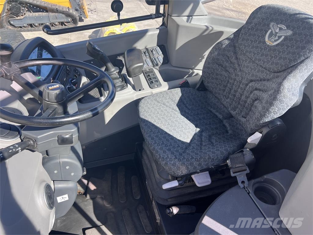 Case IH 221F Φορτωτές με λάστιχα (Τροχοφόροι)