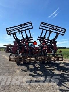 Case IH 870 チゼルプラウ