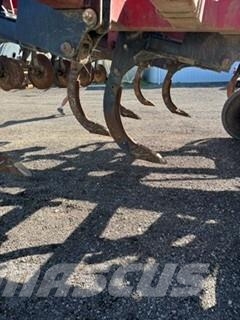 Case IH 870 チゼルプラウ