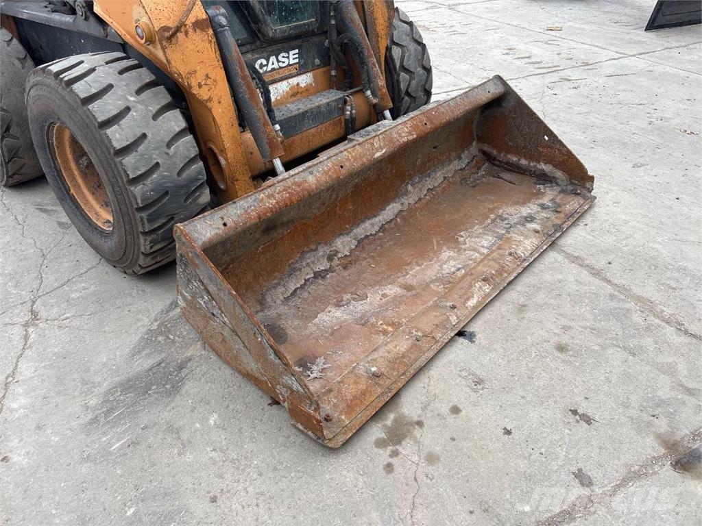 CASE SV280B Chargeuse compacte