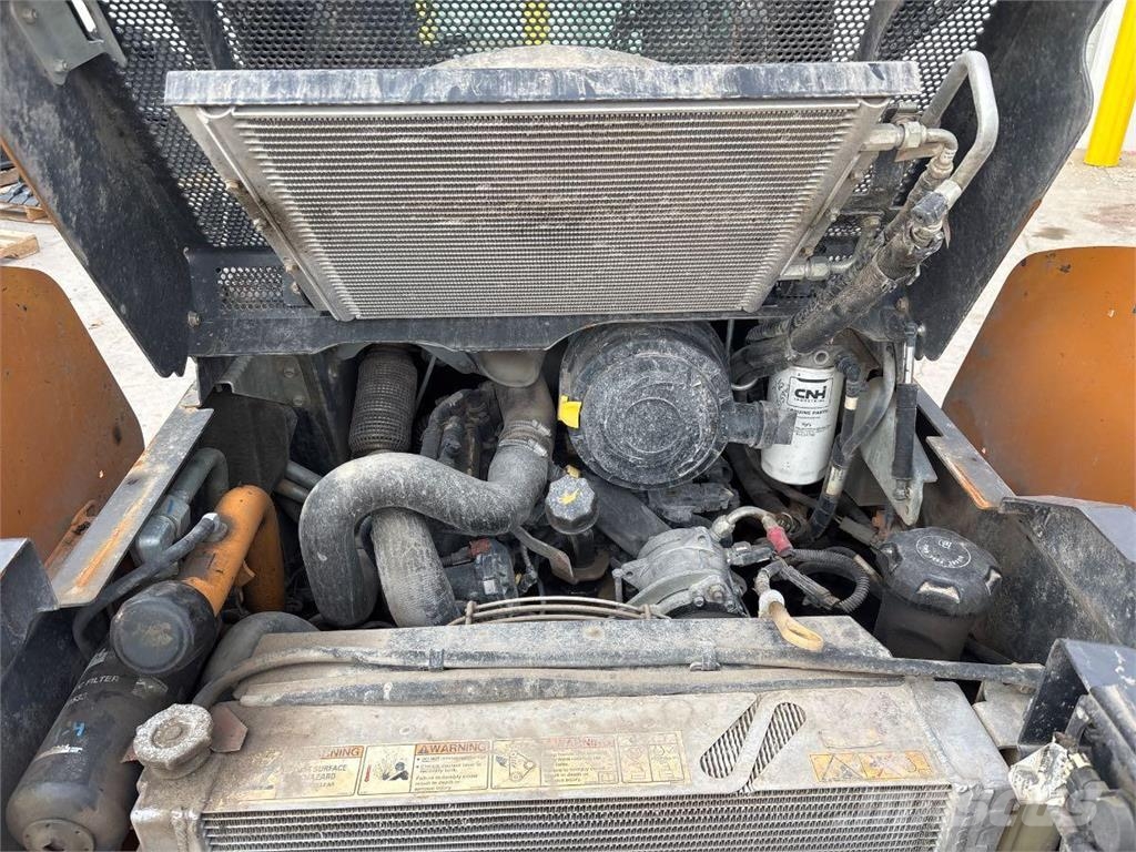 CASE SV280B Chargeuse compacte