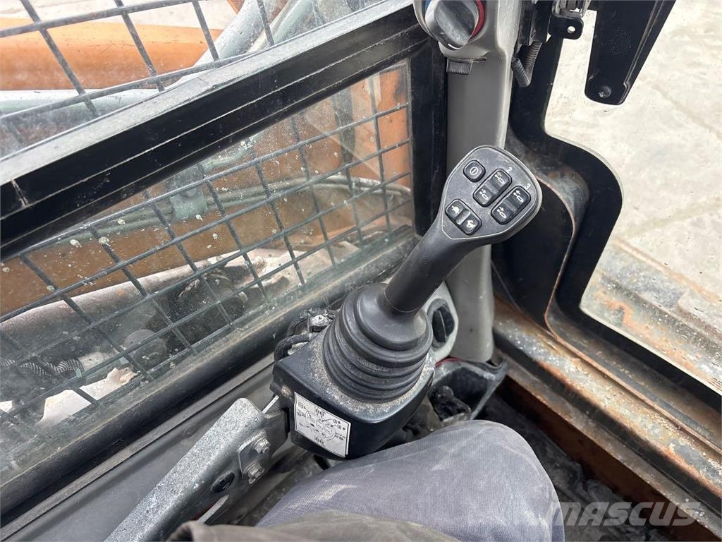CASE SV280B Chargeuse compacte