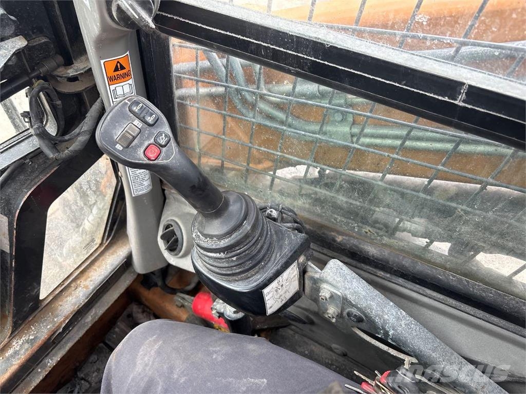 CASE SV280B Chargeuse compacte
