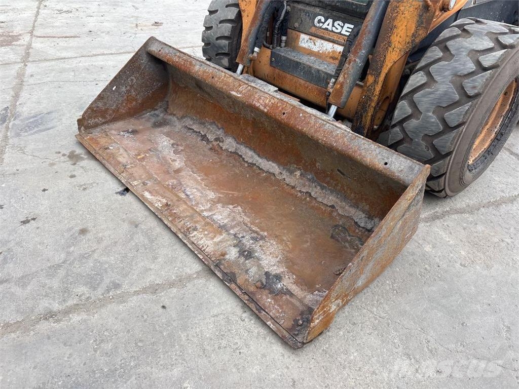 CASE SV280B Chargeuse compacte