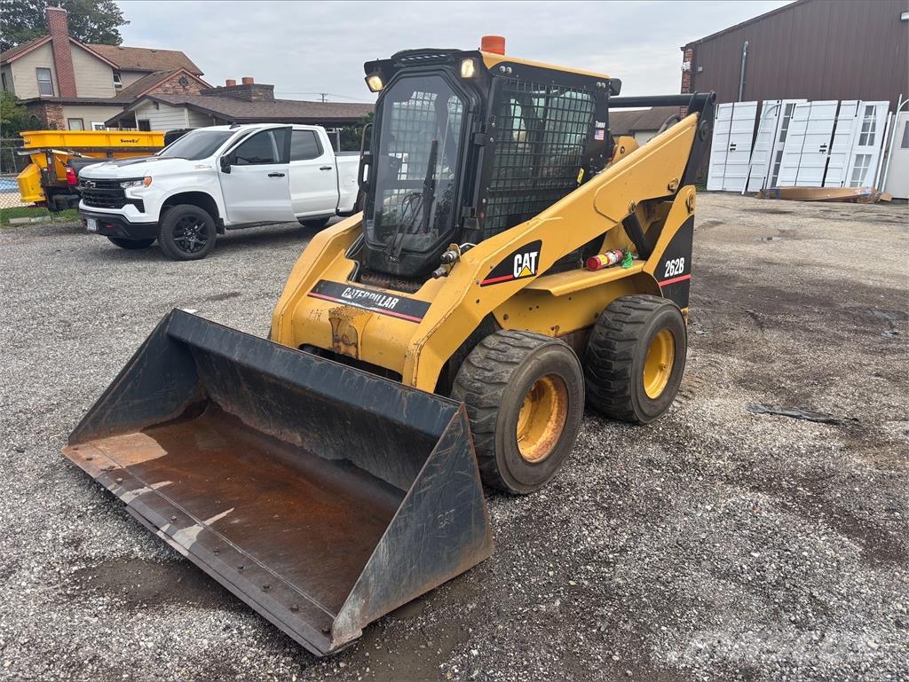 CAT 262B لوادر انزلاقية التوجيه
