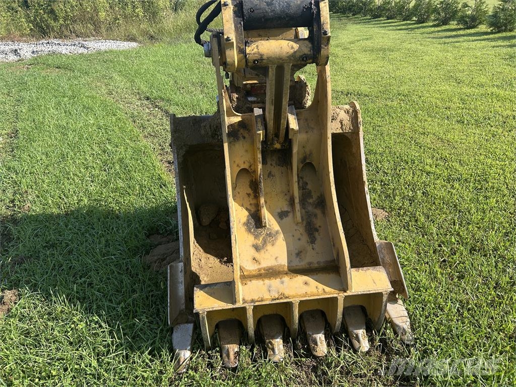 CAT 317 Bagri goseničarji