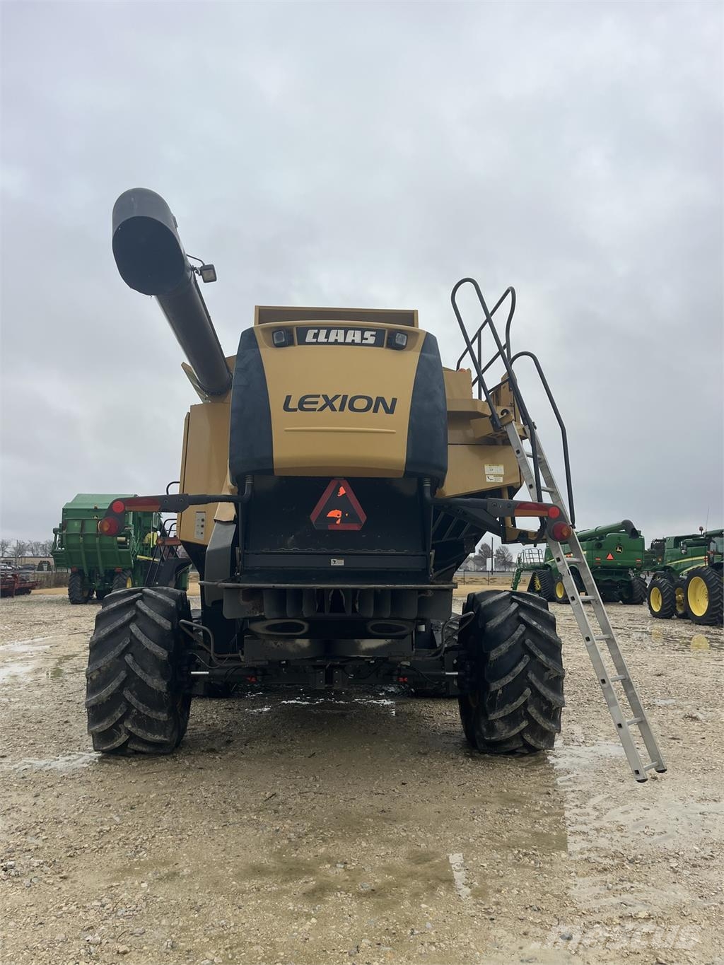 CAT 585R 聯合收穫機