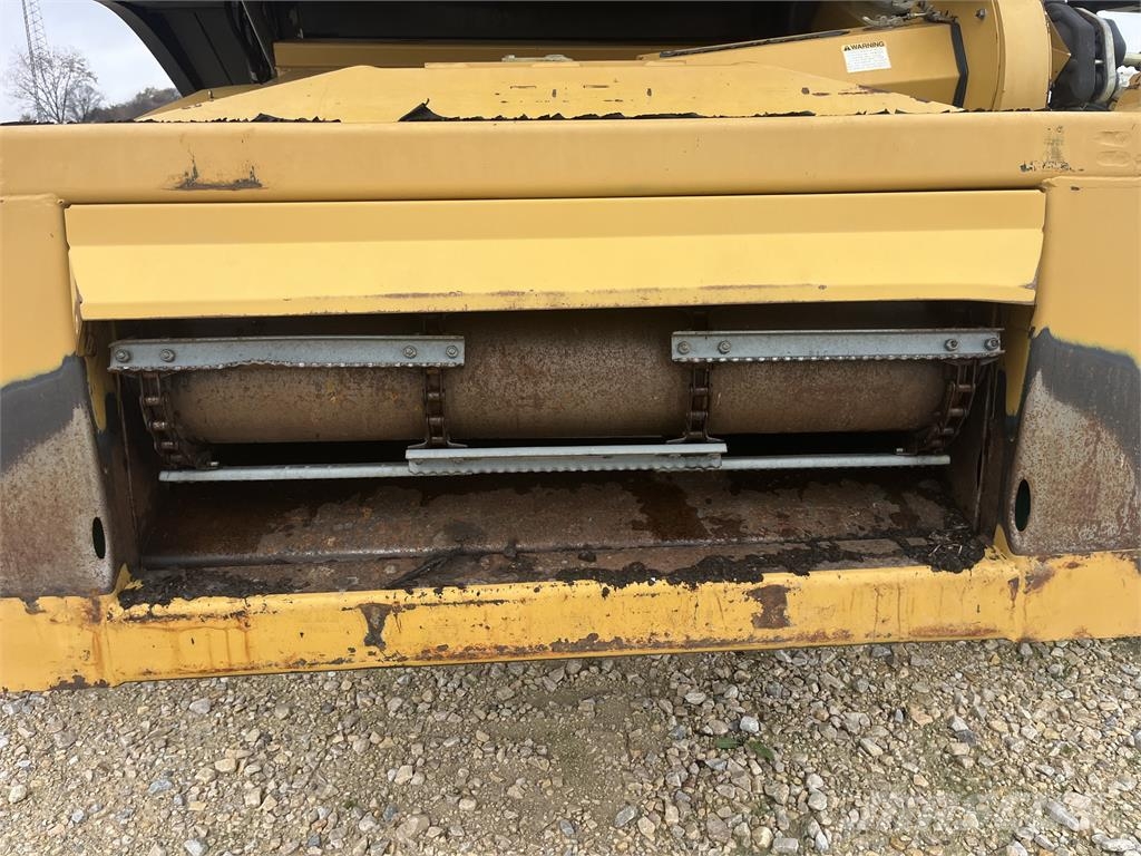 CAT 585R 聯合收穫機