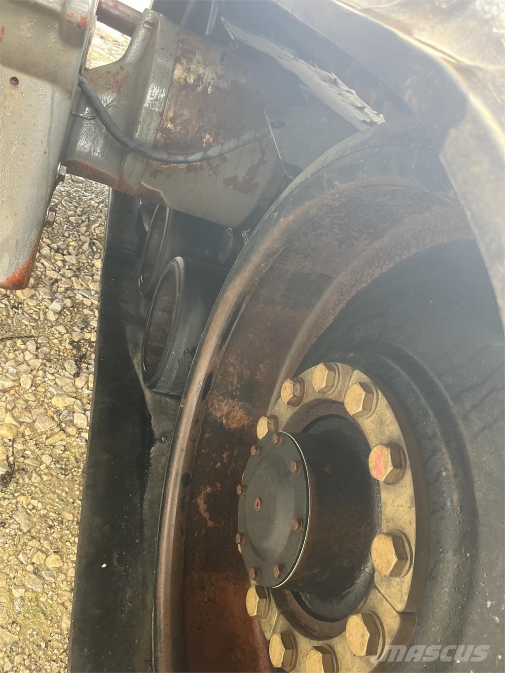 CAT 585R 聯合收穫機