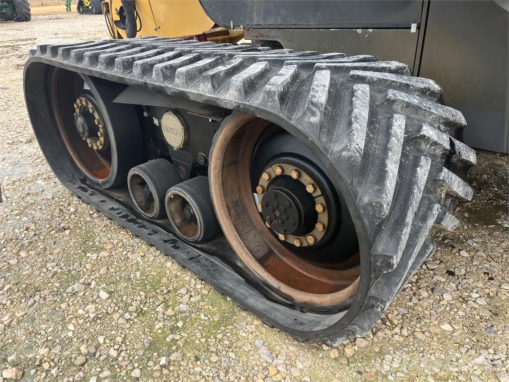 CAT 585R 聯合收穫機