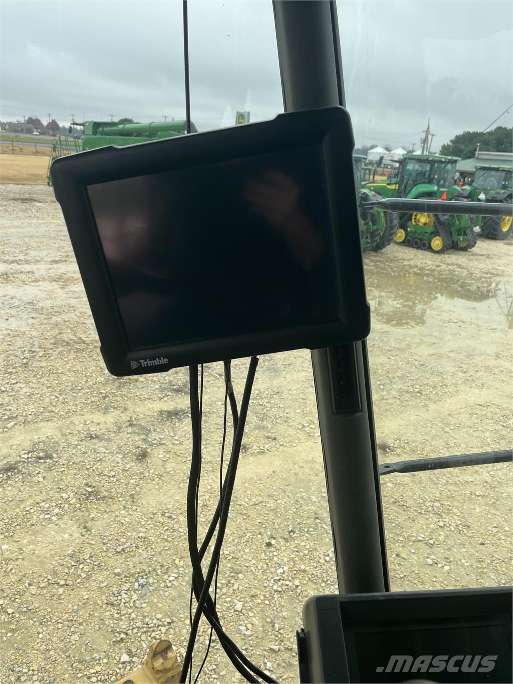 CAT 585R 聯合收穫機