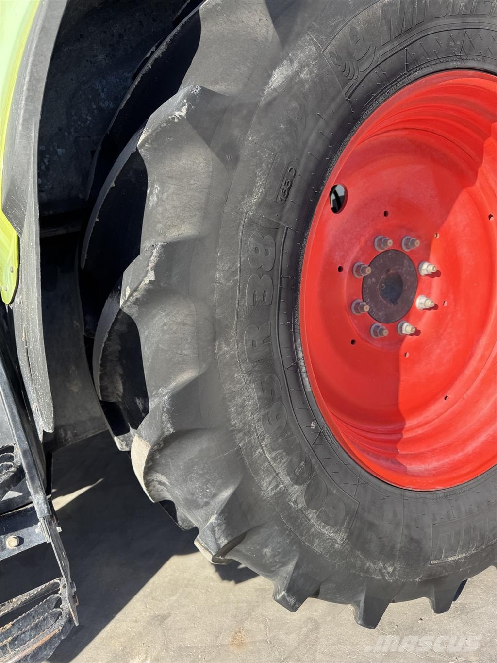 CLAAS ARES 630 Traktoren