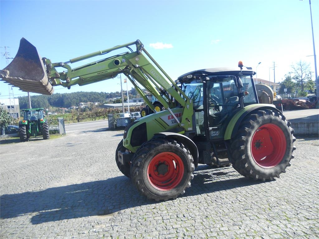 CLAAS AXOS 340 Traktori