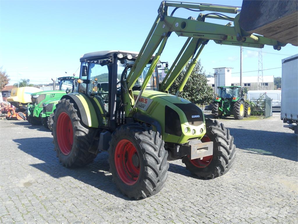 CLAAS AXOS 340 Traktori
