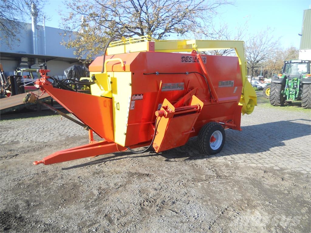 Comag 6M3 Voermachines