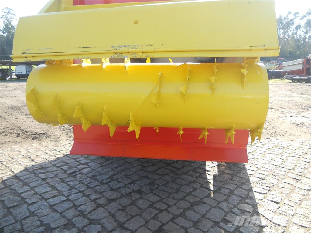 Comag 6M3 Voermachines