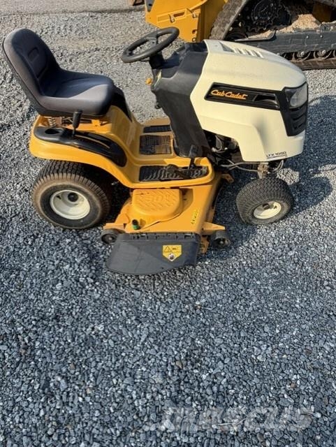 Cub Cadet LTX1050 Päältäajettavat ruohonleikkurit