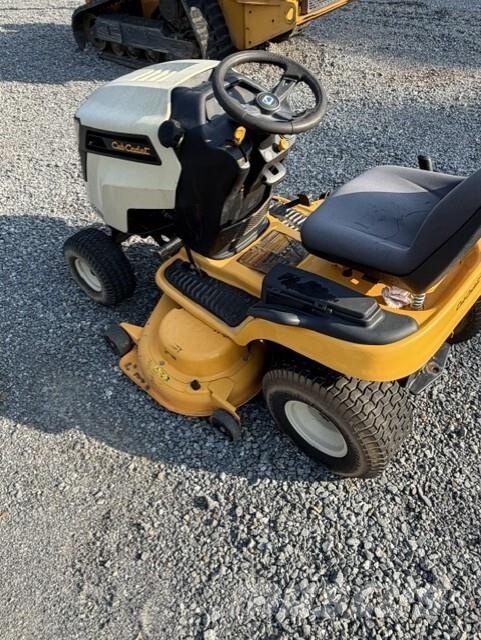 Cub Cadet LTX1050 Päältäajettavat ruohonleikkurit