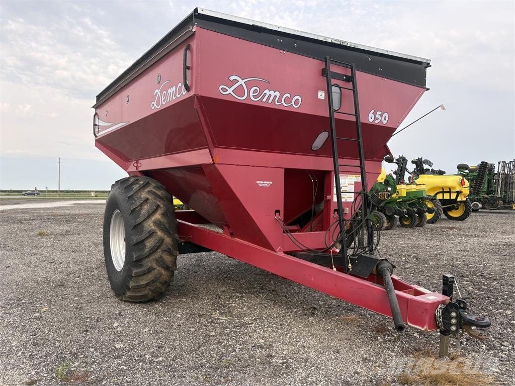Demco 650 مقطورة حبوب