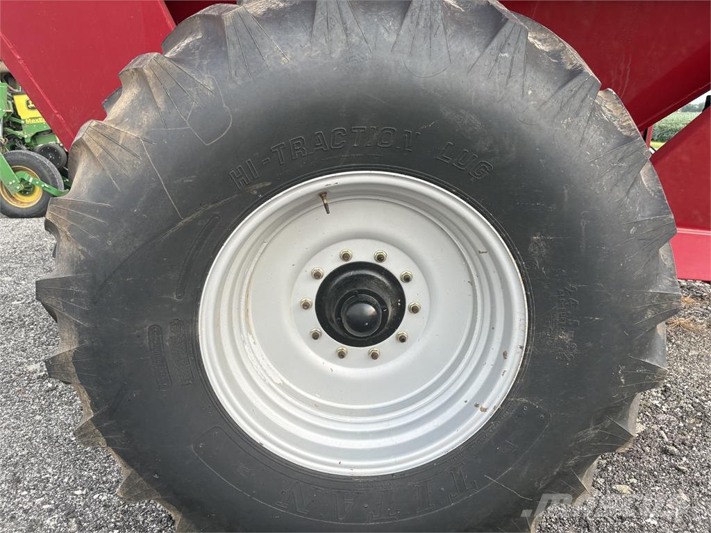 Demco 650 مقطورة حبوب