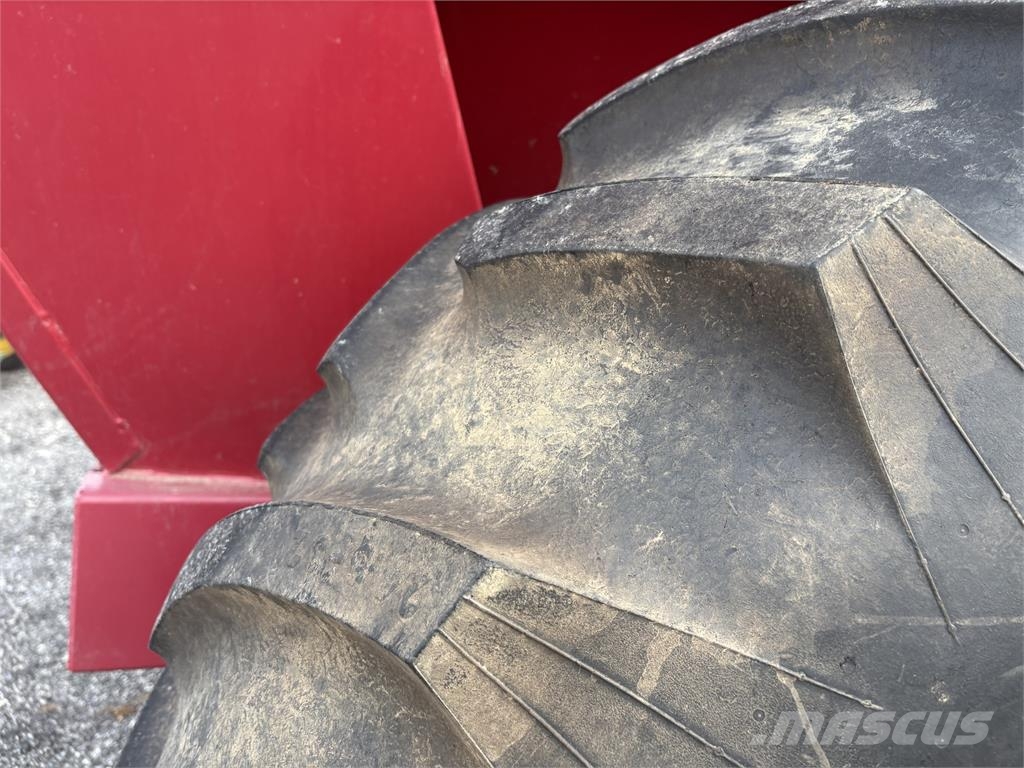 Demco 650 مقطورة حبوب