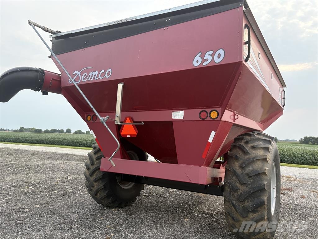 Demco 650 مقطورة حبوب