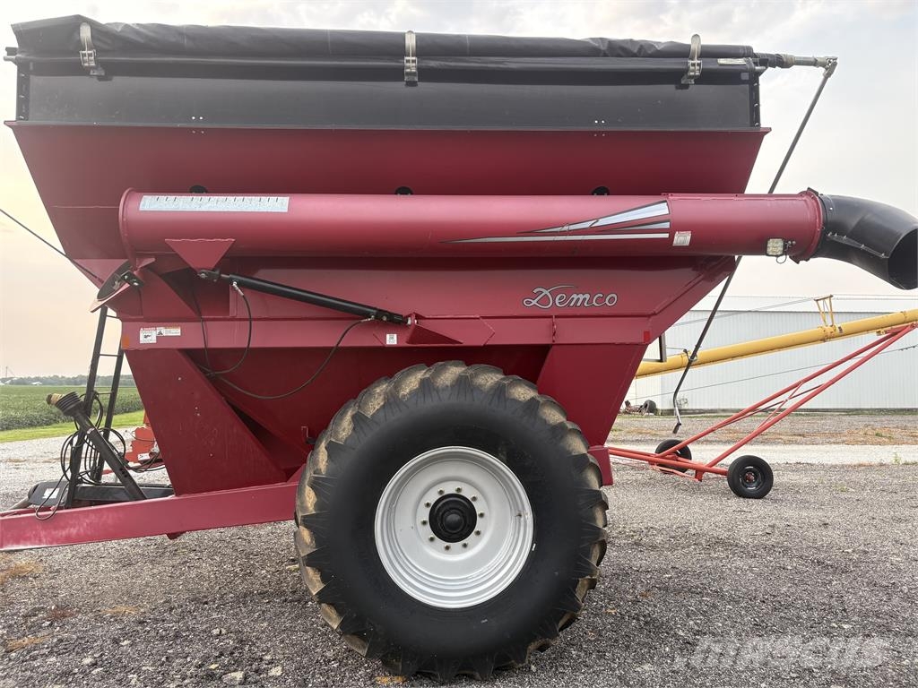 Demco 650 مقطورة حبوب