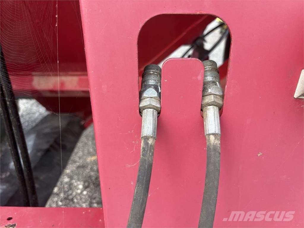 Demco 650 مقطورة حبوب
