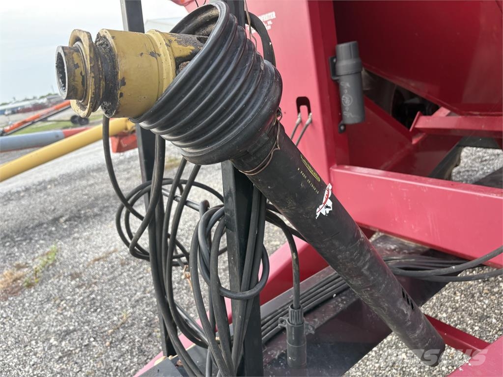 Demco 650 مقطورة حبوب