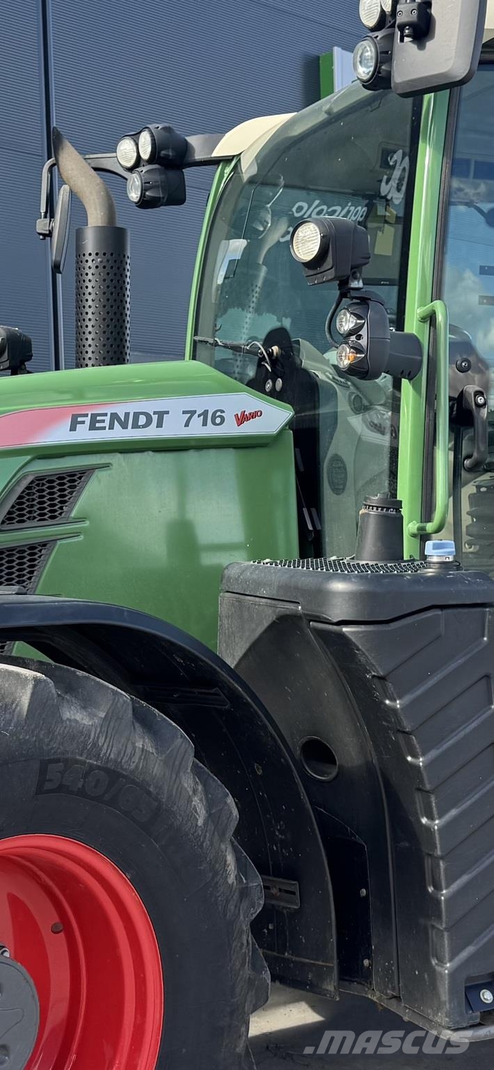 Fendt 716 الجرارات