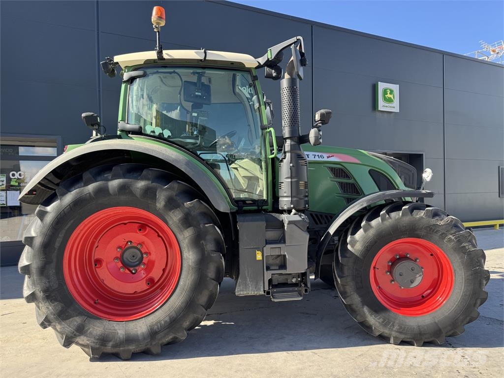 Fendt 716 الجرارات