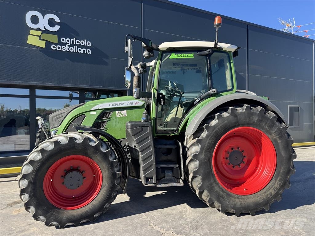 Fendt 718 الجرارات