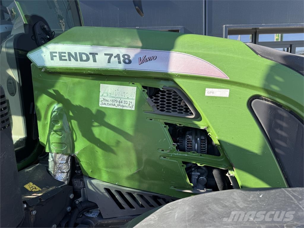 Fendt 718 الجرارات
