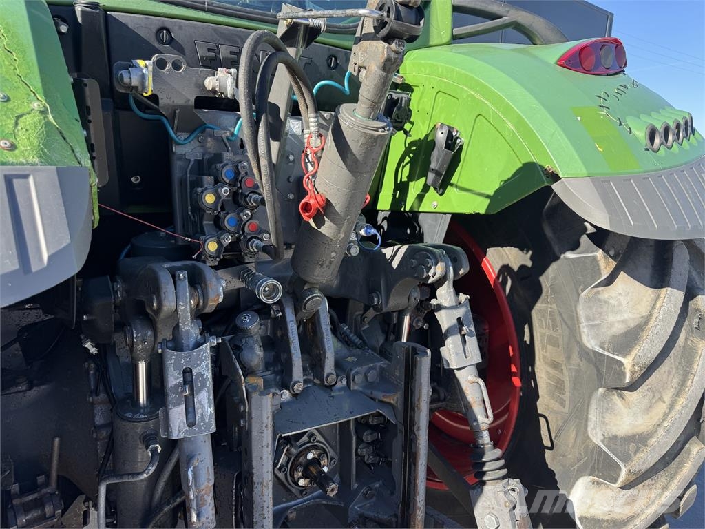 Fendt 718 الجرارات