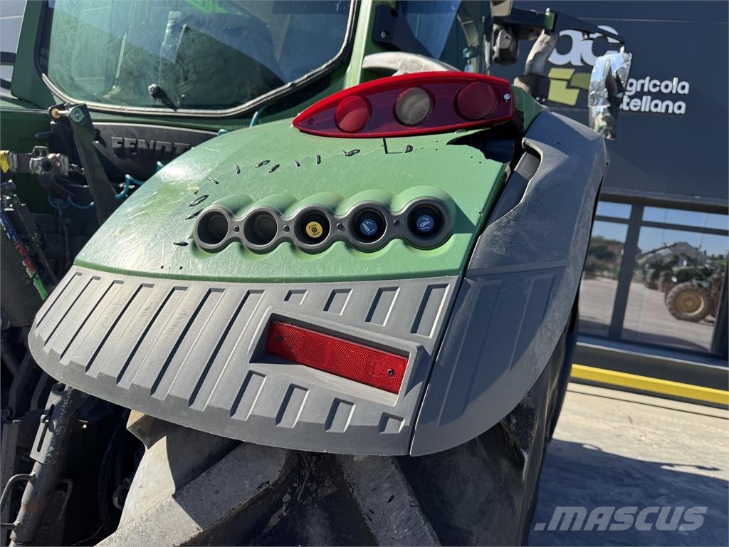 Fendt 718 الجرارات